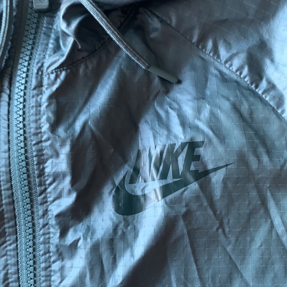 Nike jacket - Picture 3 of 6